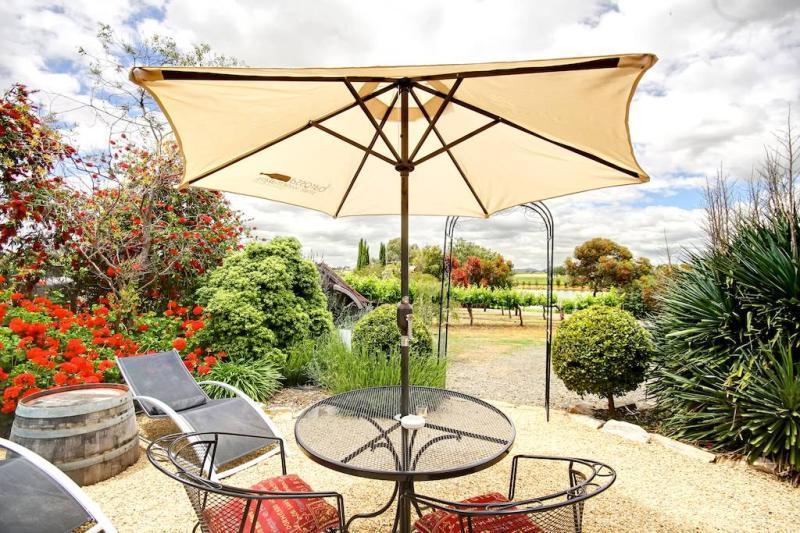 Barossa Valley Stonewell Cottages & Vineyards Retreat מראה חיצוני תמונה